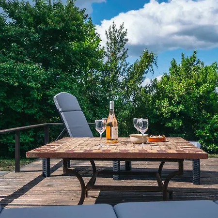 Agreable Maison Avec Piscine Proche Des Cevennes