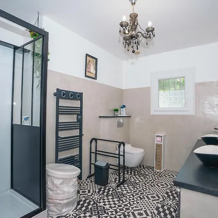 Agreable Maison Avec Piscine Proche Des Cevennes * Rochegude (Gard)