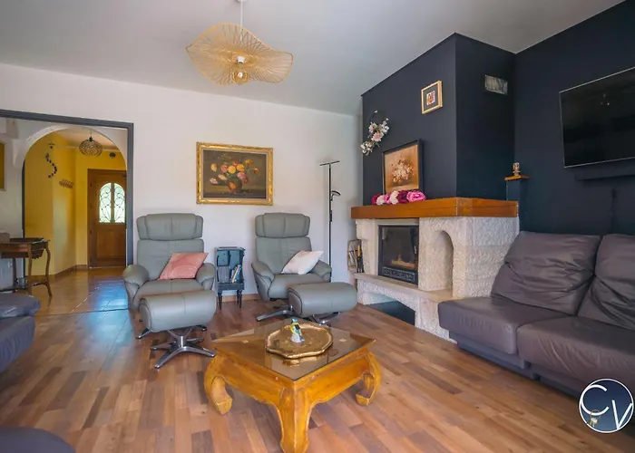 Βίλα Agreable Maison Avec Piscine Proche Des Cevennes